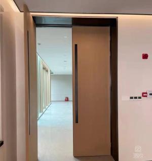 使用PVC木紋膜防火門貼膜改色的技巧和施工方法