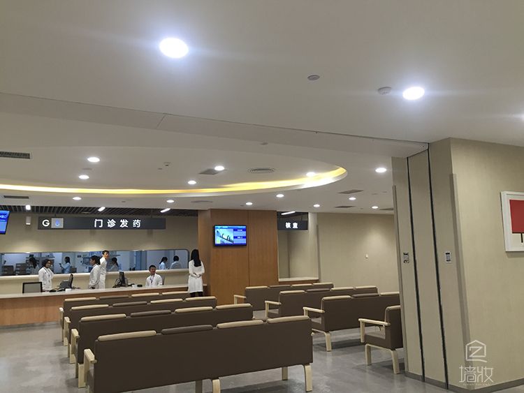 大型三甲醫院使用PVC木紋膜案例展示-PVC裝飾貼膜