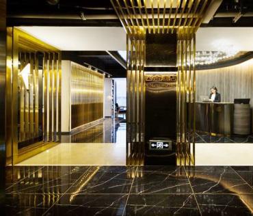 酒店前臺大廳LG木紋膜貼膜案例展示-PVC木紋膜