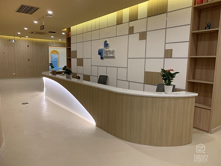 藝術培訓學校木紋膜使用案例展示-PVC裝飾貼膜