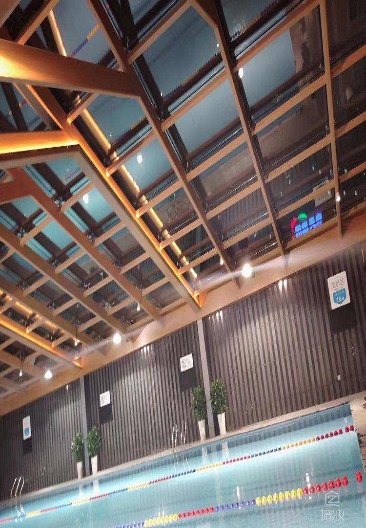 泳池區域可以使用木紋膜嗎?——pvc木紋膜