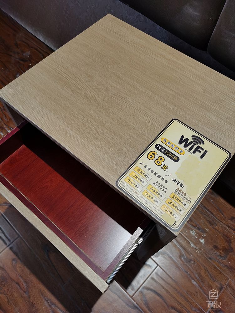 酒店翻新木紋膜裝飾貼膜翻新現場實拍-pvc裝飾貼膜