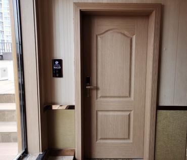 酒店翻新木紋膜裝飾貼膜翻新現場實拍-pvc裝飾貼膜