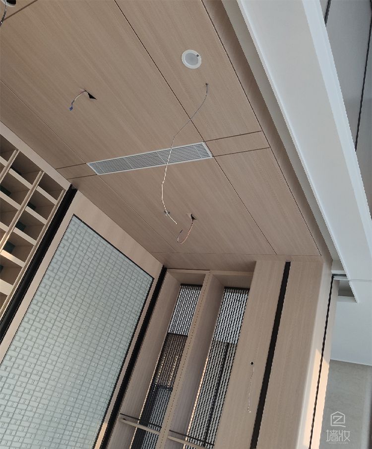 上海大型養老院項目lg木紋膜裝飾膜使用案例